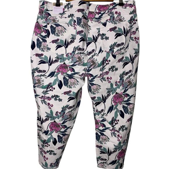 Chicos Capri Womens Size 3.5 (18) Brilliant Bloom Girlfriend Perfect Stretch NWT - Picture 2 of 8